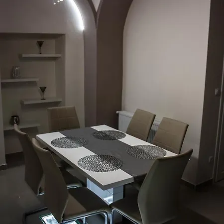 Melior Szálló Alojamento de Acomodação e Pequeno-almoço Eger