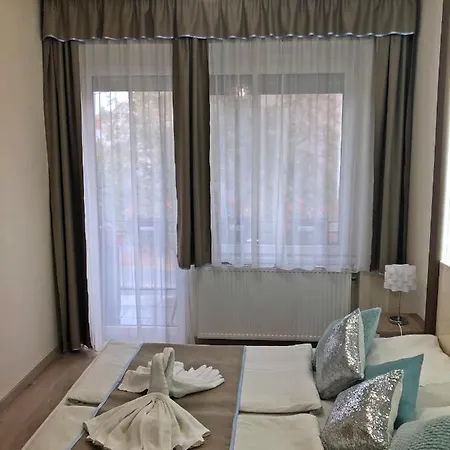 Alojamento de Acomodação e Pequeno-almoço Melior Szálló 3*