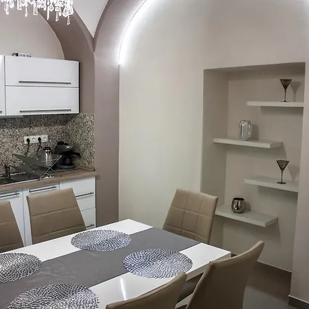 Melior Szallo Bed & Breakfast
