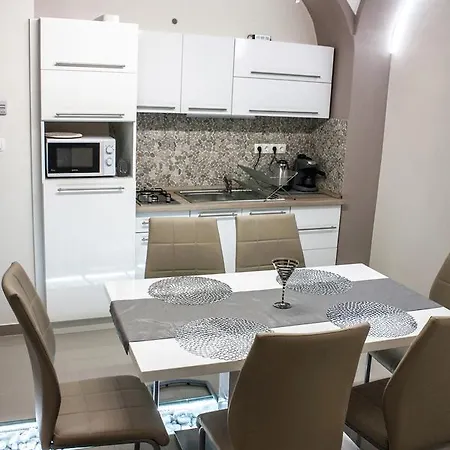 Melior Szallo Bed & Breakfast *