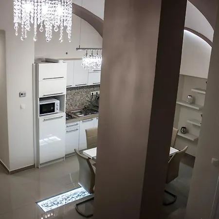 Melior Szallo Bed & Breakfast