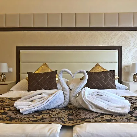 Alojamento de Acomodação e Pequeno-almoço Melior Szálló 3*