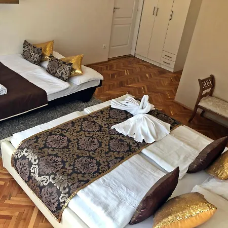 Melior Szallo Bed & Breakfast